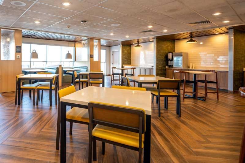 Fairfield Inn & Suites By Marriott Columbus Мерисвил Екстериор снимка